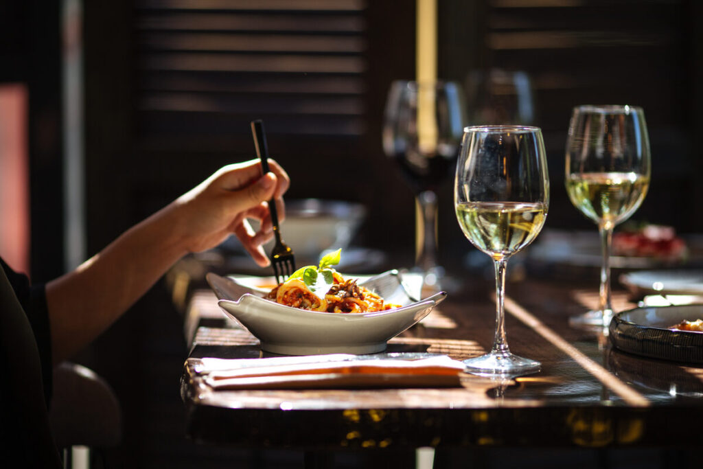 A Foodie’s Guide to Downtown New Philadelphia: Must-Try Eateries, Hidden Gems, and Tasty Traditions